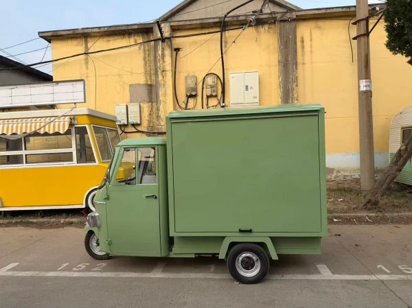 Piaggio Ape Mobile Prosecco Wine Bar
